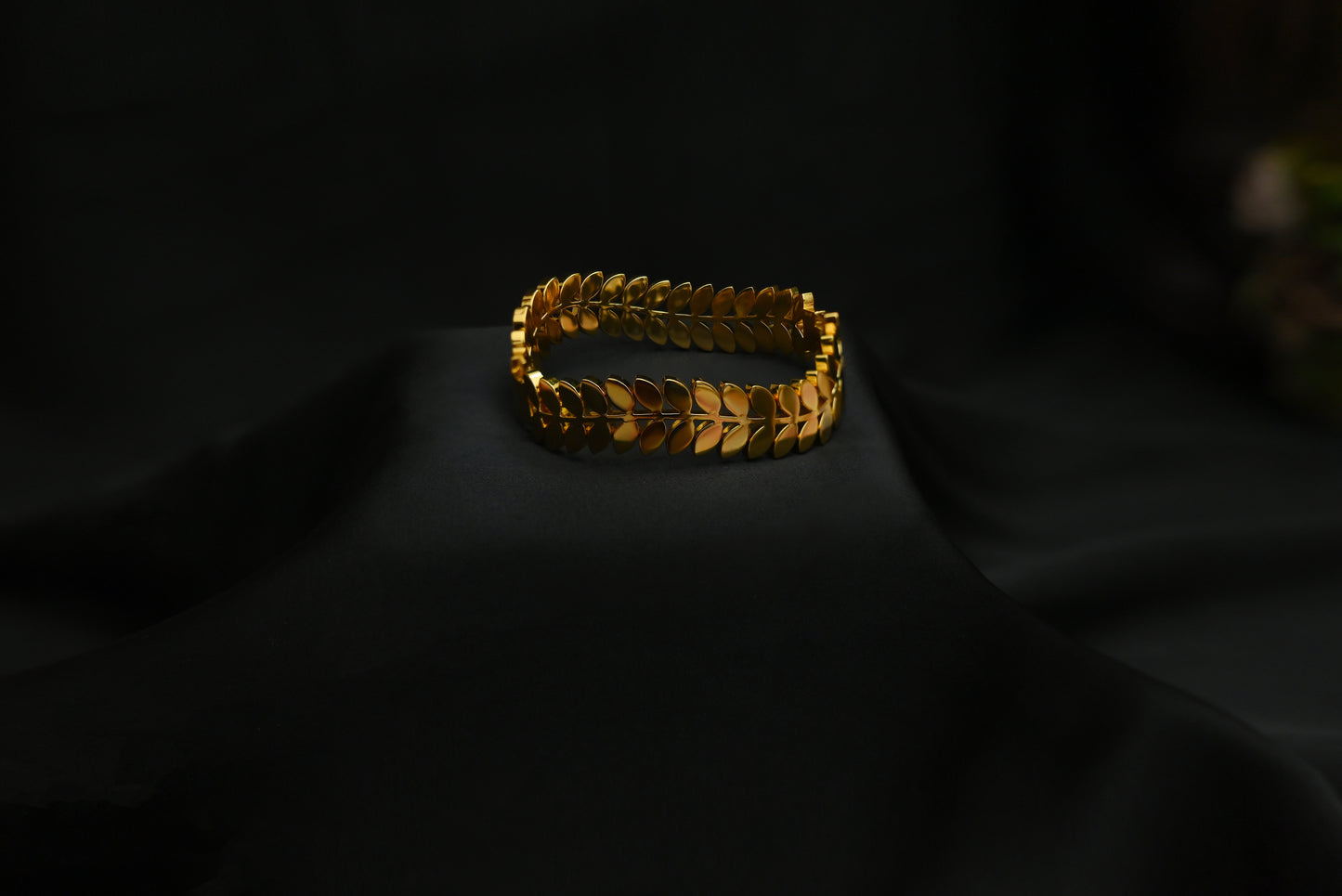 Gold Leaf Pattern Bangle
