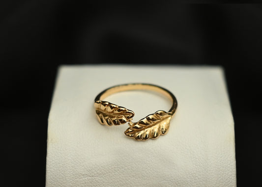 Golden Laurel Ring